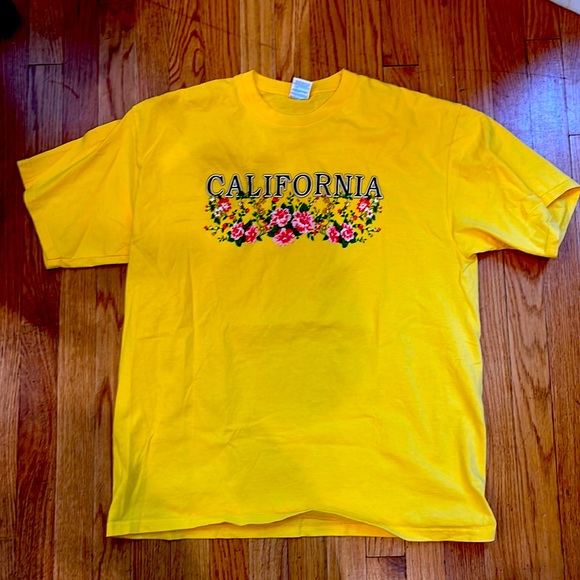 Other - California Yellow Large T-shirt